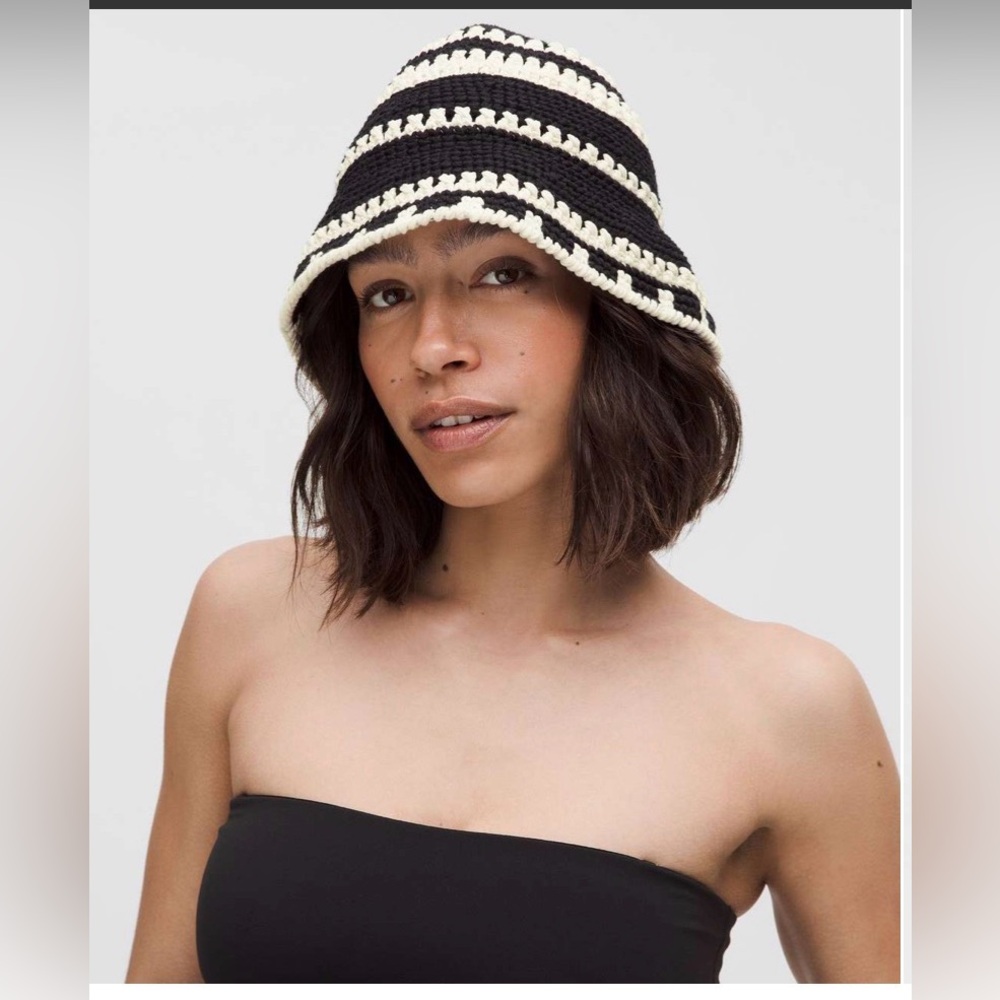 Lululemon Cotton Crochet Bucket Hat Black / Light Ivory